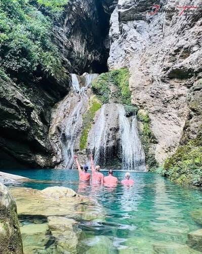 ### Pourquoi faire le Ha Giang Loop en septembre ? Le mois doré que tout le monde attend (et que tu vas adorer)