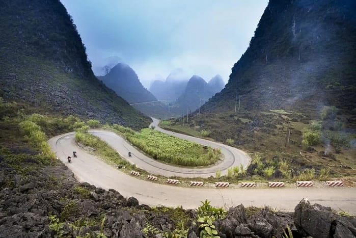 sites incontournables Quan Ba, visiter Quan Ba Ha Giang, Porte du Ciel Quan Ba, Montagnes Jumelles Quan Ba, grotte Lung Khuy